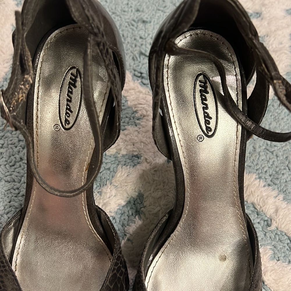 Shoes - Picture 8 of 11